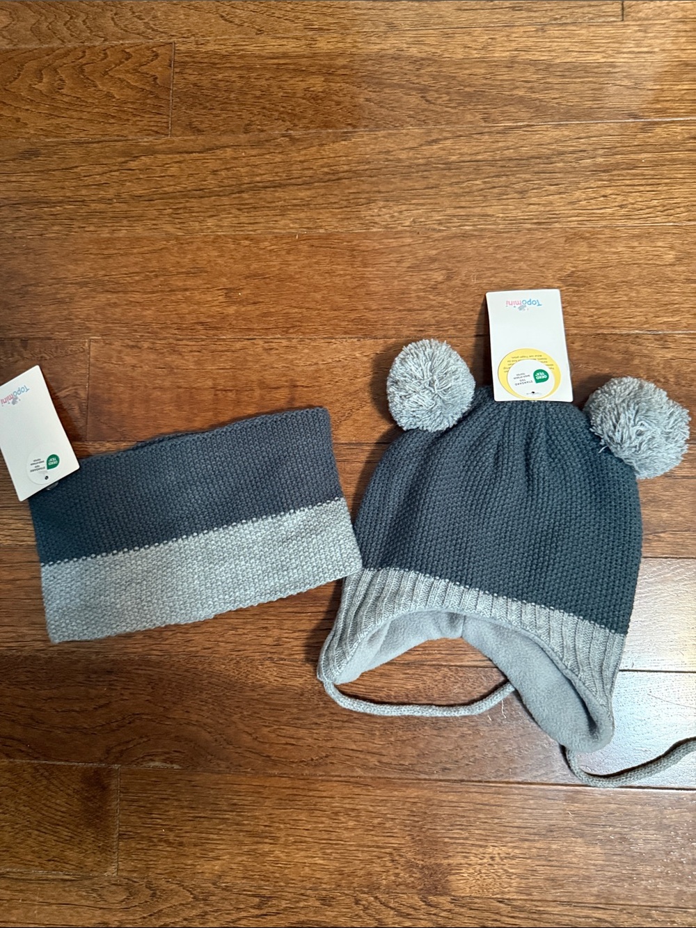 Kids Two-Tone Pom Pom Hat & Neck Warmer Set - Gray